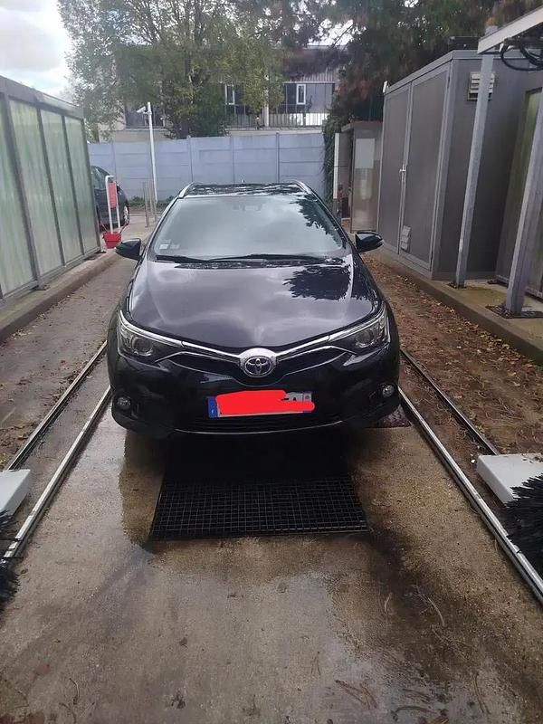 Occasion 2015 Toyota Auris Touring Sports Break | 8 950 € - Image 1/4