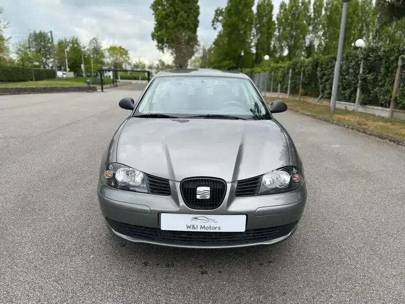 Gris Utilisé 2005 Seat Ibiza Fresh Citadine | 5 290 € - Image 1/4