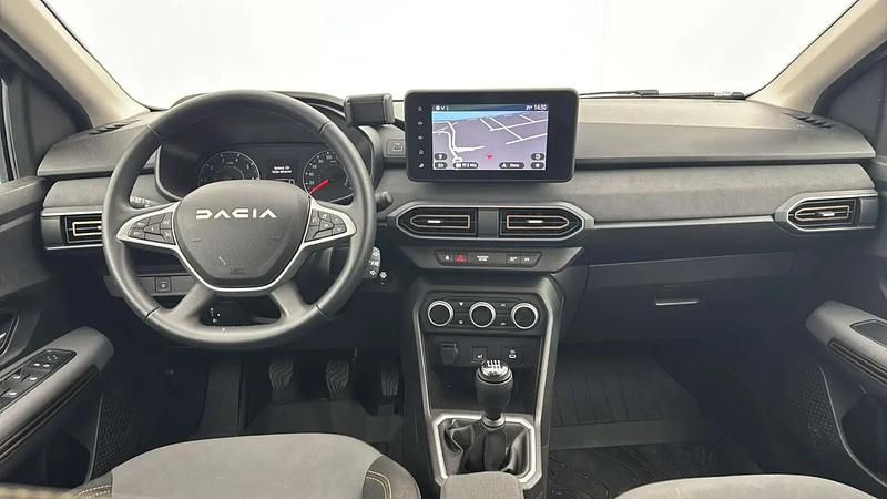 Image 3/4