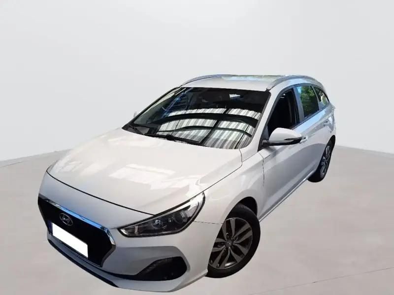 Blanc Utilisé 2019 Hyundai i30 Break | 15 990 € (Prix juste) - Image 1/4