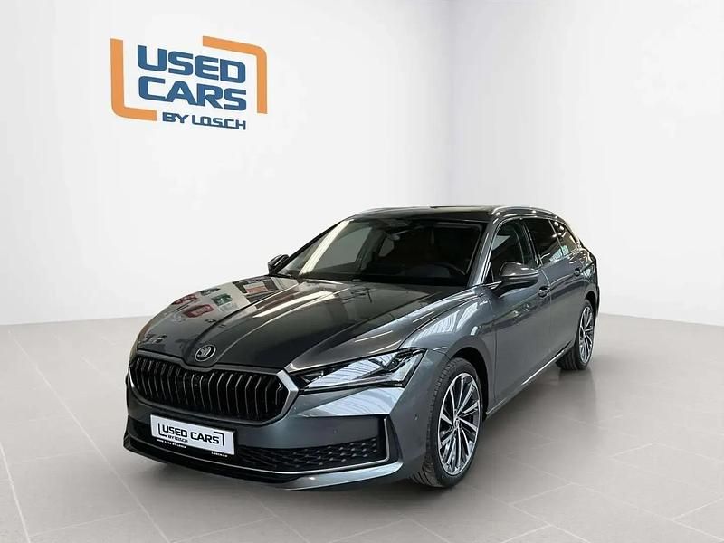 Gris Utilisé 2024 Skoda Superb Break | 46 143 € - Image 1/4
