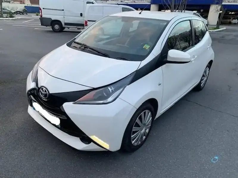 Blanc Utilisé 2016 Toyota Aygo X-play Citadine | 6 490 € - Image 1/4