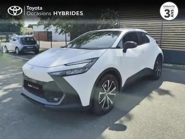 Blanc Utilisé 2025 Toyota C-HR Design SUV | 36 990 € - Image 1/4