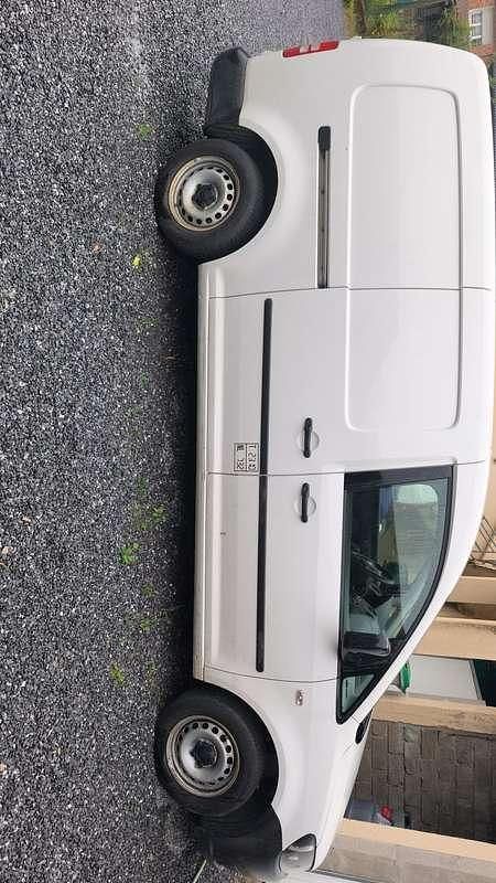 Image 3/4