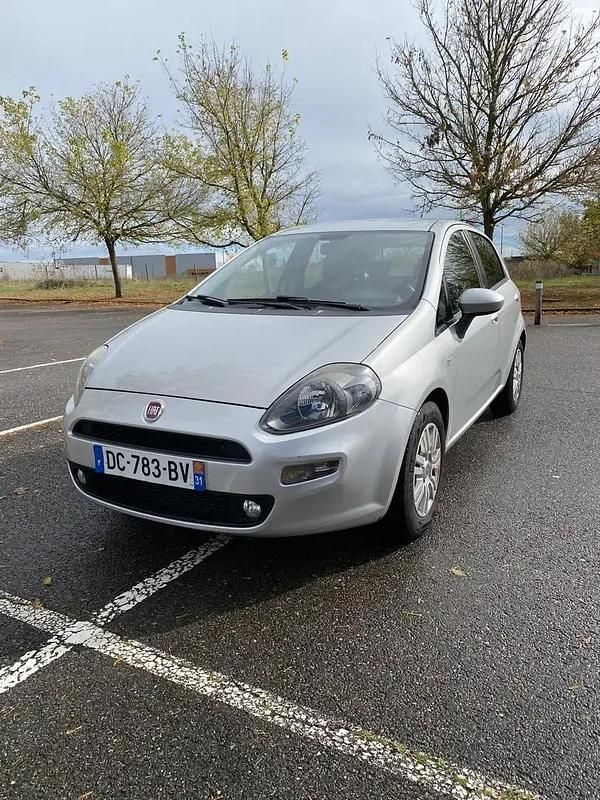 Gris Utilisé 2014 Fiat Punto Citadine | 2 200 € - Image 1/4