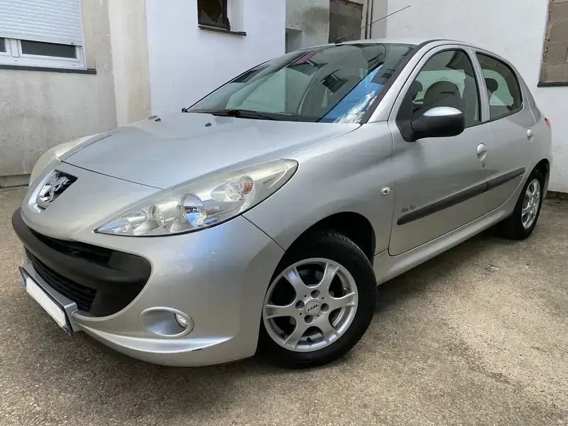 Argent Utilisé 2012 Peugeot 206+ Urban Move Citadine | 3 790 € (Prix juste) - Image 1/4