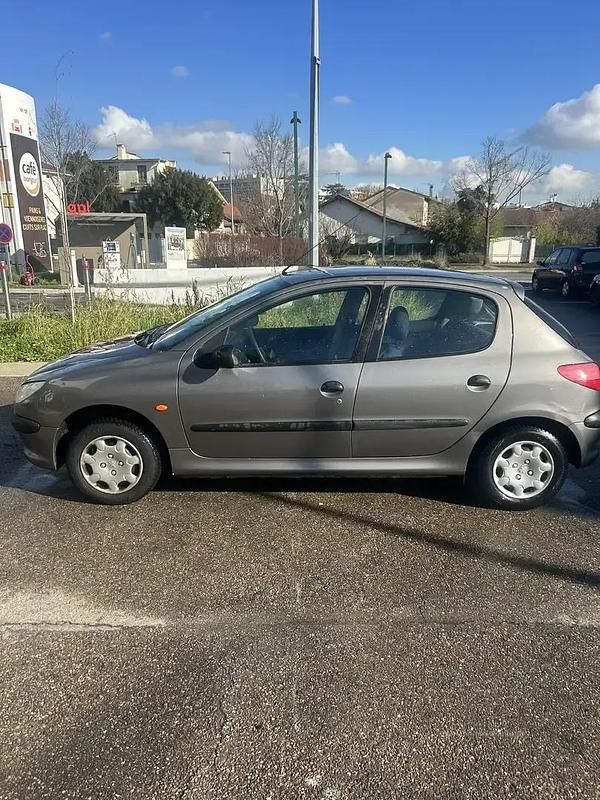 Occasion 2000 Peugeot 206 Berline | 1 850 € (Prix juste) - Image 1/4