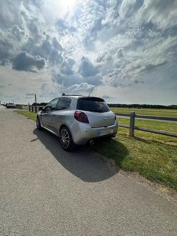 Image 2/4