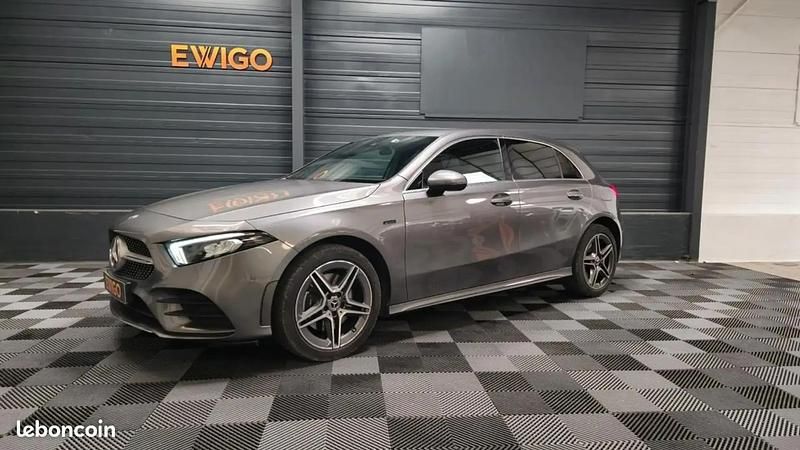 Gris Utilisé 2021 Mercedes A160 AMG line Berline | 24 490 € - Image 1/4