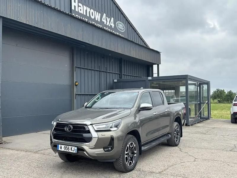 Gris Utilisé 2022 Toyota HiLux Lounge Pick-up | 45 990 € - Image 1/4