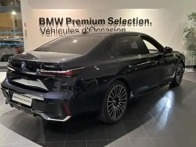 Occasion BMW 750e M Sport 318 ch (233 kW) 2025 M carbonschwarz métallisé Berline