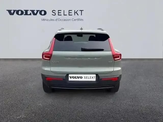 Occasion Volvo XC40 Plus 166 ch (122 kW) 2025 Vert sauge métallisé SUV