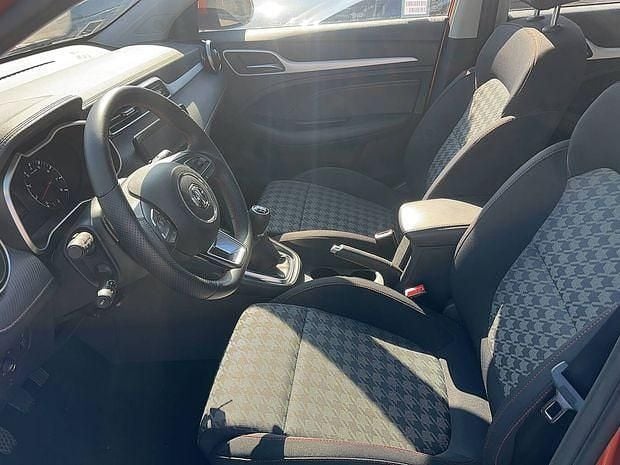 Orange Utilisé 2023 MG ZS Comfort Berline | 15 290 € (Prix juste) - Image 1/4