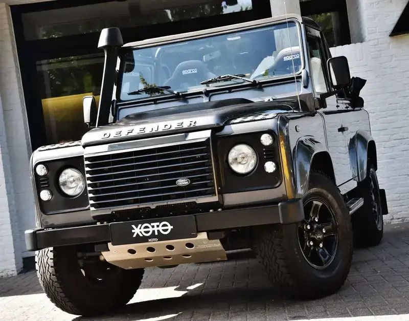 Gris Utilisé 2014 Land Rover Defender SUV | 49 950 € - Image 1/4
