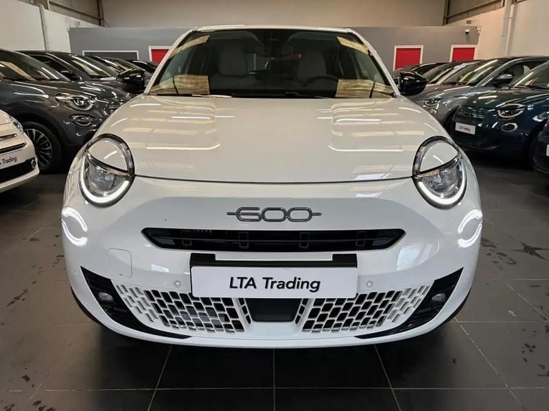 Occasion Fiat 600 La Prima 102 ch (75 kW) 2024 Blanc SUV