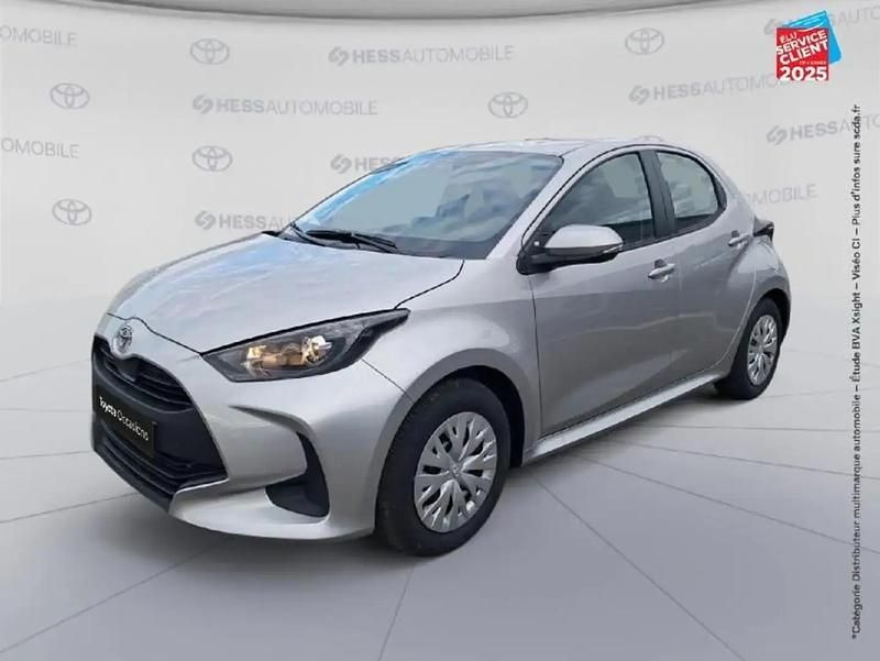 Gris Utilisé 2025 Toyota Yaris Hybrid Berline | 21 699 € (Prix juste) - Image 1/4
