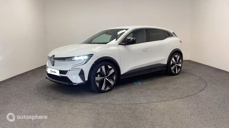 Blanc Utilisé 2023 Renault Mégane Techno SUV | 29 999 € (Prix juste) - Image 1/4