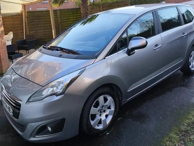 Utilisé 2014 Peugeot 5008 Business-Line Monospace | 4 500 € (Bon prix) - Image 1/4