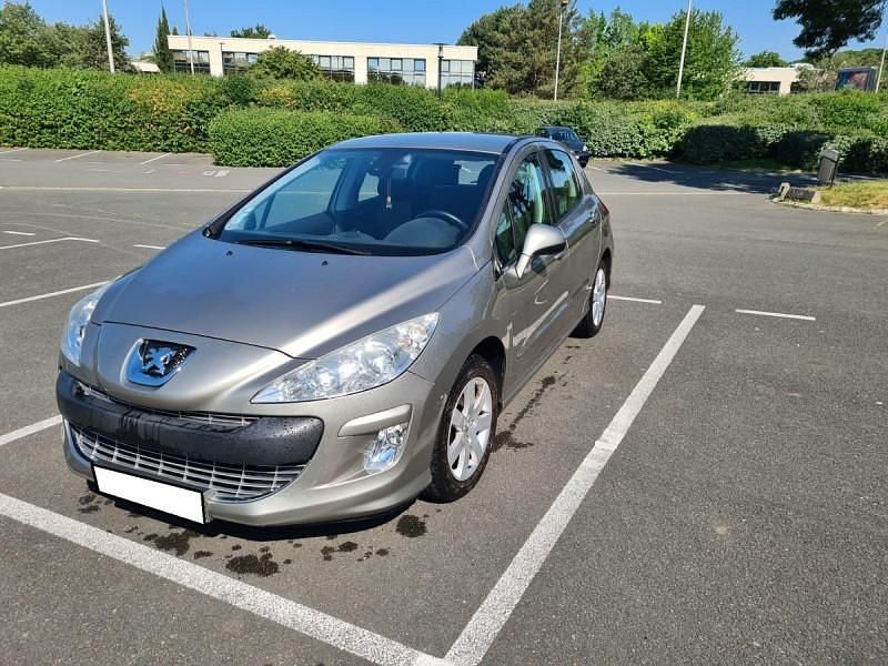 Utilisé 2009 Peugeot 308 Premium Berline | 3 500 € (Prix juste) - Image 1/3