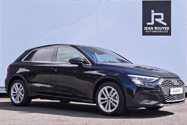 Noir mythe métallisé Utilisé 2024 Audi A3 Sportback e-tron Business Citadine | 46 095 € - Image 1/4