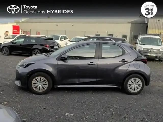 Occasion Toyota Yaris Hybrid Business Edition 92 ch (67 kW) 2023 Gris atlas (m) Berline