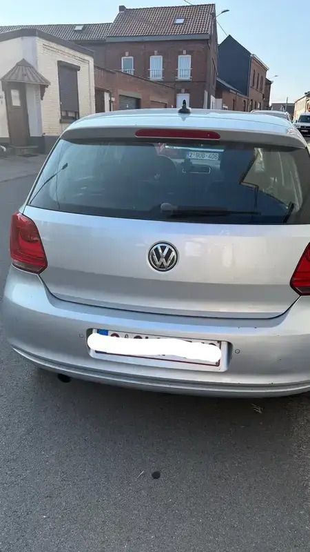 Gris Utilisé 2013 VW Polo Berline | 5 500 € (Super prix) - Image 1/4