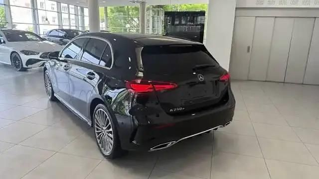 Occasion Mercedes A250 30 ch (22 kW) 2025 Kosmosblack  met. Berline