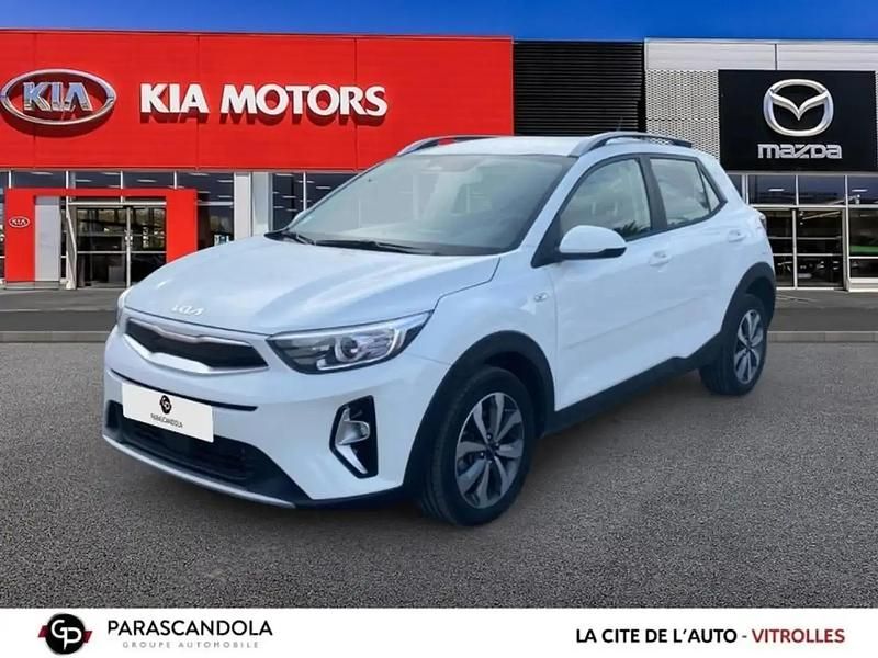 Blanc Utilisé 2023 Kia Stonic Active SUV | 17 990 € (Prix juste) - Image 1/4