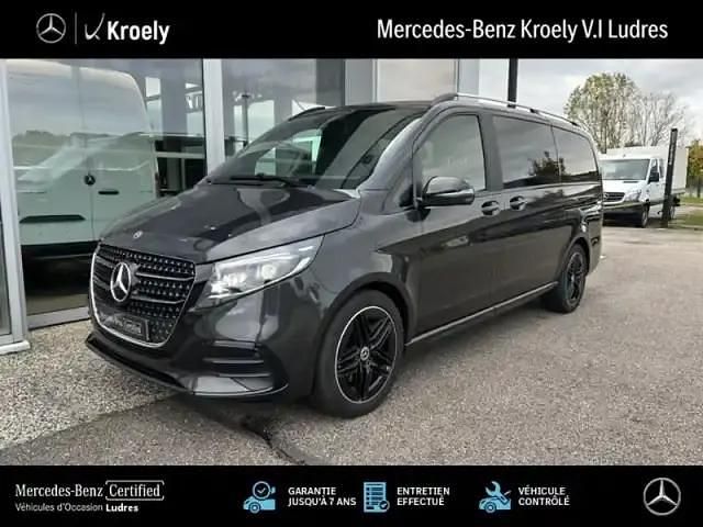 Gris foncé Utilisé 2025 Mercedes V300 Avantgarde Monospace | 99 990 € - Image 1/4