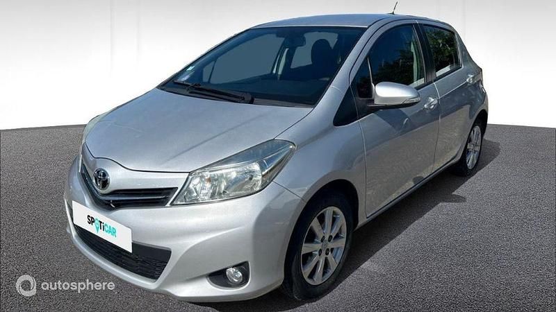 Gris Utilisé 2014 Toyota Yaris Active Berline | 8 659 € - Image 1/4
