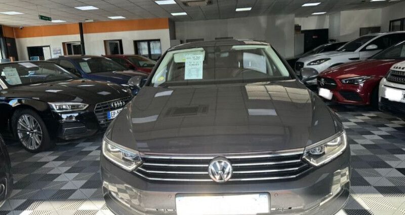 Gris Utilisé 2016 VW Passat Berline | 13 990 € - Image 1/4