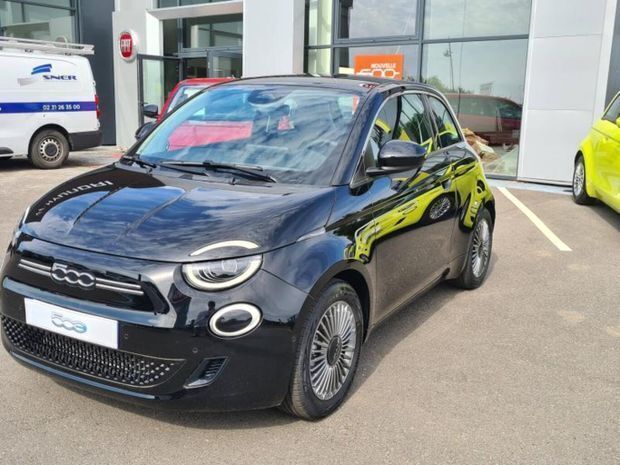 Utilisé 2025 Fiat 500e Style Citadine | 26 990 € (Prix cher) - Image 1/4