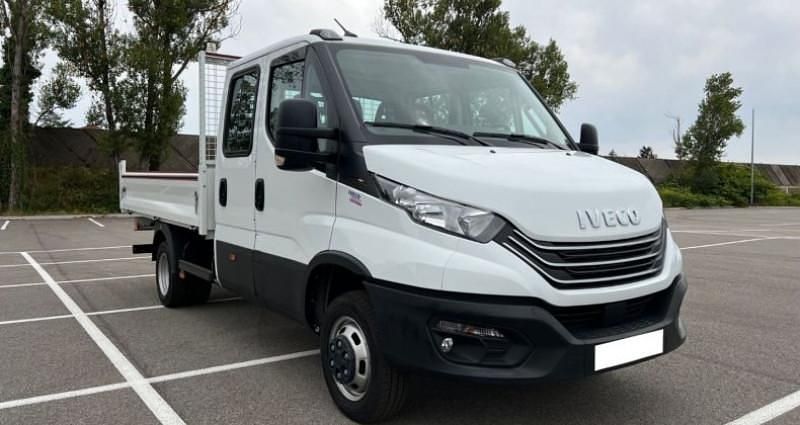 Blanc Utilisé 2024 Iveco Daily Van | 49 800 € (Bon prix) - Image 1/4
