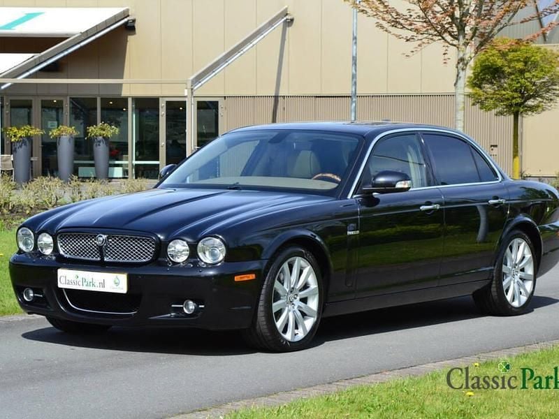 Noir Utilisé 2008 Jaguar XJ Berline | 27 900 € - Image 1/4