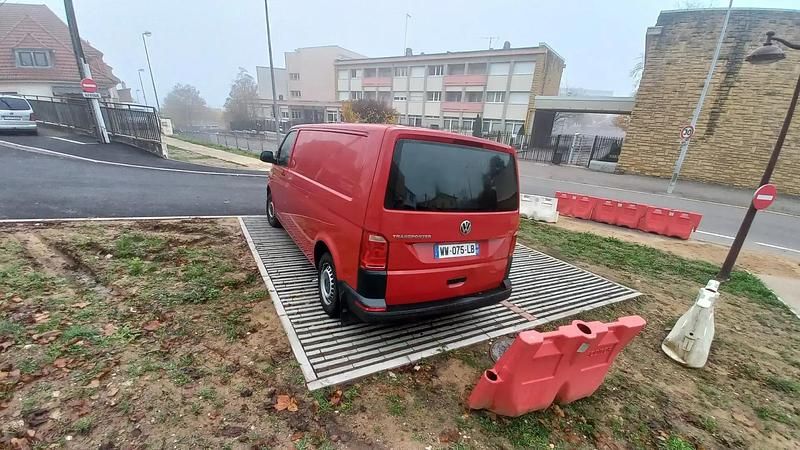 Rouge Utilisé 2017 VW T6 Van | 15 850 € - Image 1/4