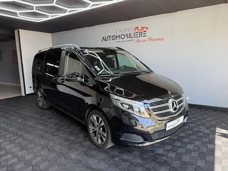 Noir Utilisé 2017 Mercedes V220 Monospace | 32 990 € (Bon prix) - Image 1/4