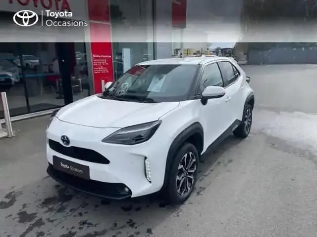 Blanc pur Utilisé 2022 Toyota Yaris Hybrid Design SUV | 21 990 € (Prix juste) - Image 1/4