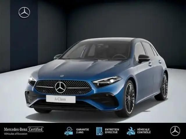 Bleu foncé Utilisé 2024 Mercedes A250 AMG line Berline | 40 900 € - Image 1/4