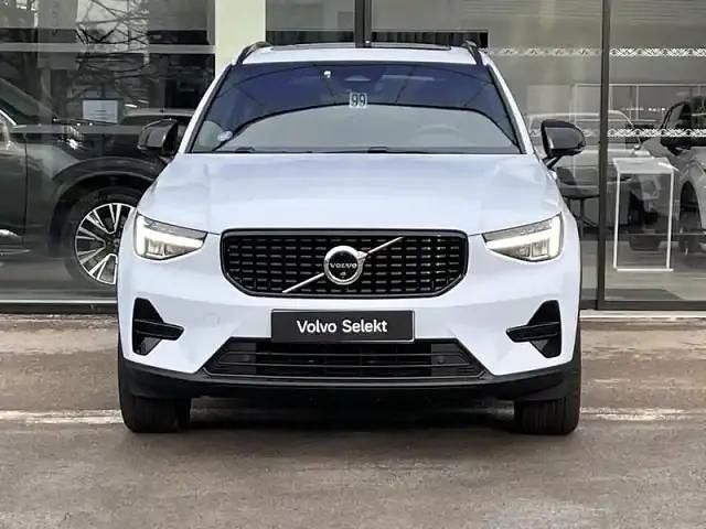 Bleu Occasion 2024 Volvo XC40 SUV | 44 980 € - Image 1/3