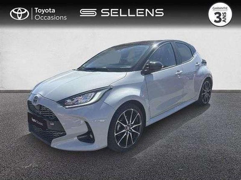 Utilisé 2023 Toyota Yaris Hybrid Sport Berline | 23 880 € (Prix cher) - Image 1/1
