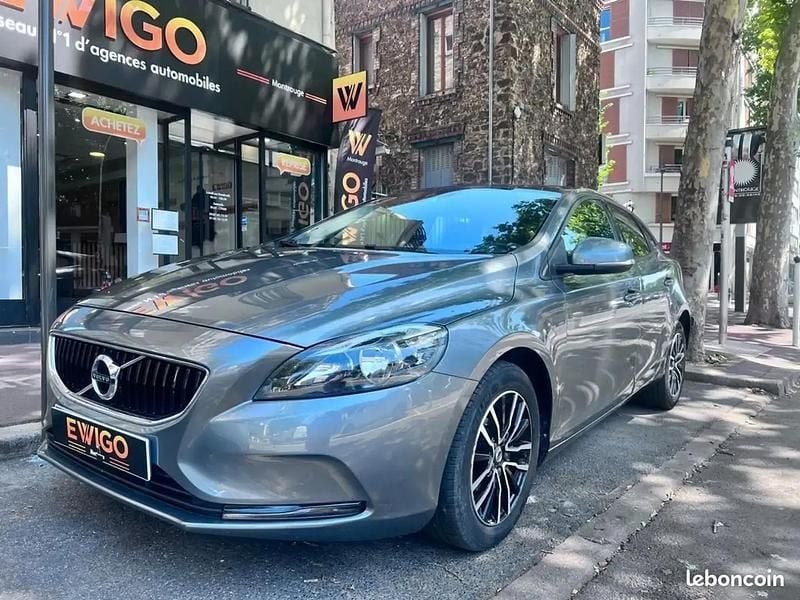 Gris Occasion 2016 Volvo V40 Momentum Berline | 12 690 € (Prix juste) - Image 1/4