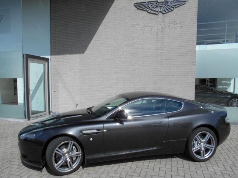Gris Utilisé 2010 Aston Martin DB9 Coupé | 90 000 € - Image 1/4