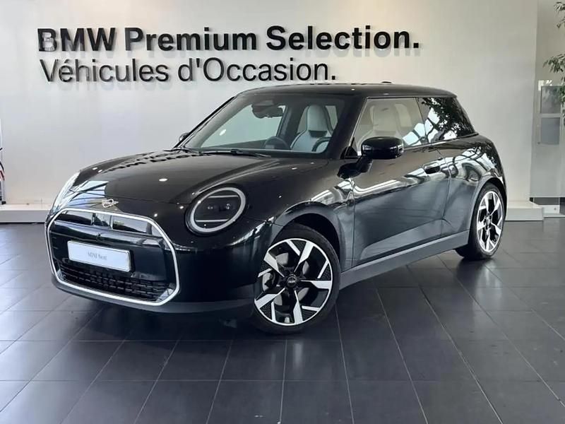 Noir Utilisé 2024 Mini Cooper Favoured Citadine | 28 900 € (Prix assez cher) - Image 1/4