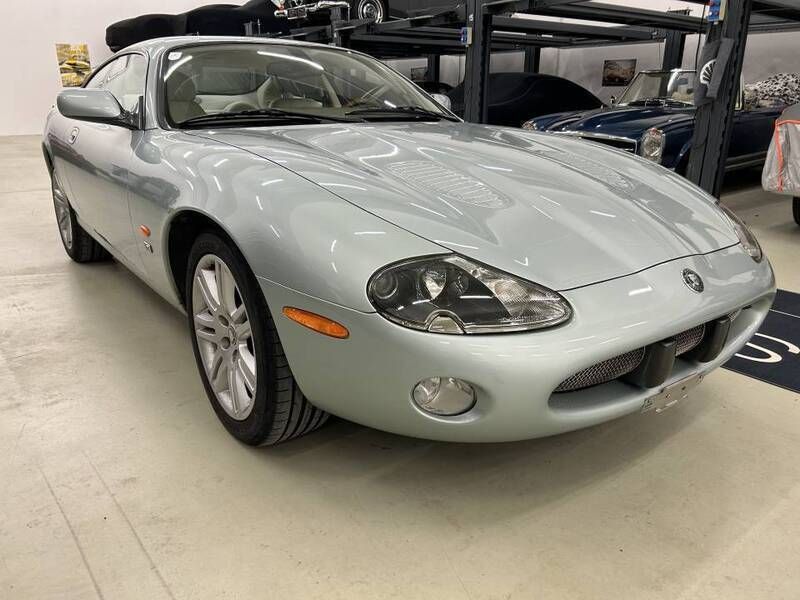 Occasion Jaguar XKR 396 ch (291 kW) 2003 Gris Coupé