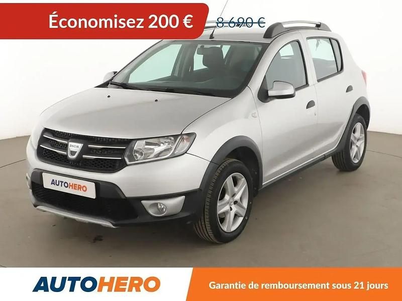 Gris Utilisé 2014 Dacia Sandero Prestige Citadine | 8 490 € (Prix juste) - Image 1/2