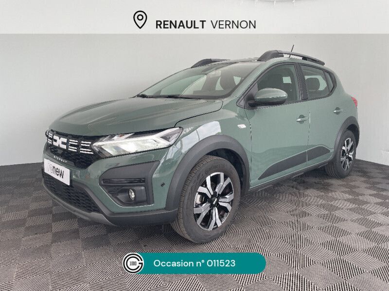 Gris Utilisé 2024 Dacia Sandero Expression Citadine | 17 990 € (Prix assez cher) - Image 1/4