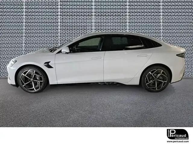 Nouvelle BYD Seal 230 kW (313 ch) 2025 Polar white Berline