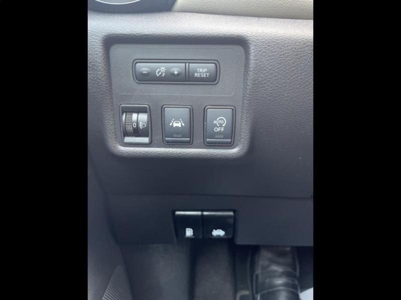 Image 3/4