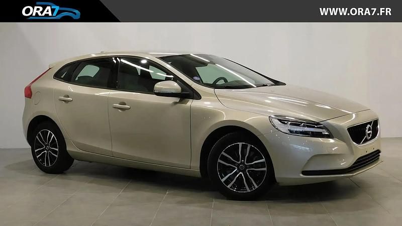 Beige Utilisé 2018 Volvo V40 Business Edition Break | 20 990 € (Prix assez cher) - Image 1/4