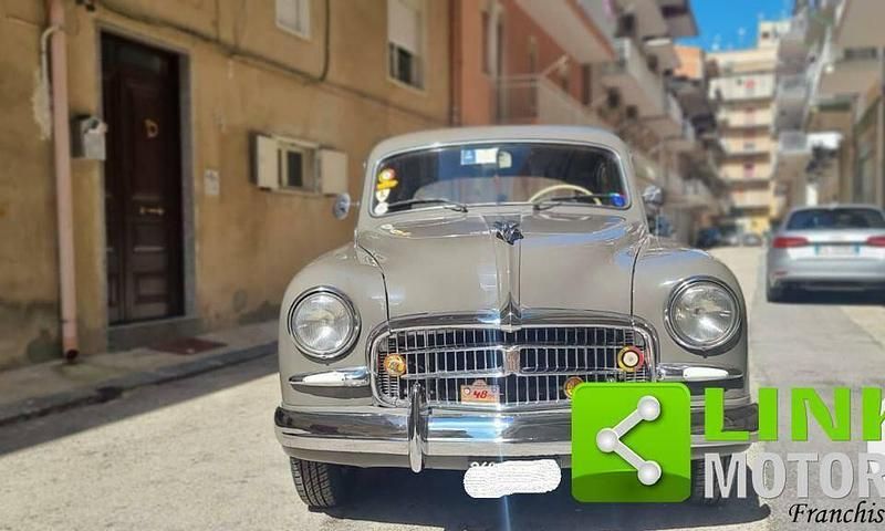 Beige Utilisé 1955 Fiat 1400 Berline | 19 800 € - Image 1/4